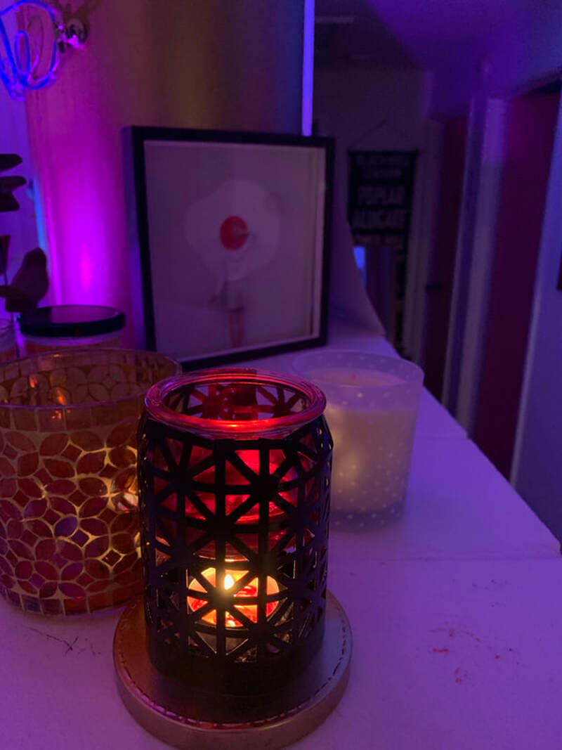 I really like the way the red wax looks against the dark metal pattern.